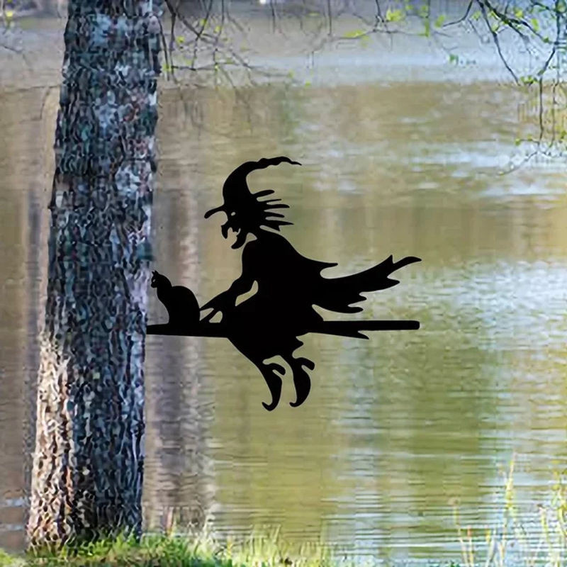 Halloween Metall Wandkunst Hexe und Katze auf Zweig als Silhouette Deko in Schwarz für Garten und Hof - Bild 1
