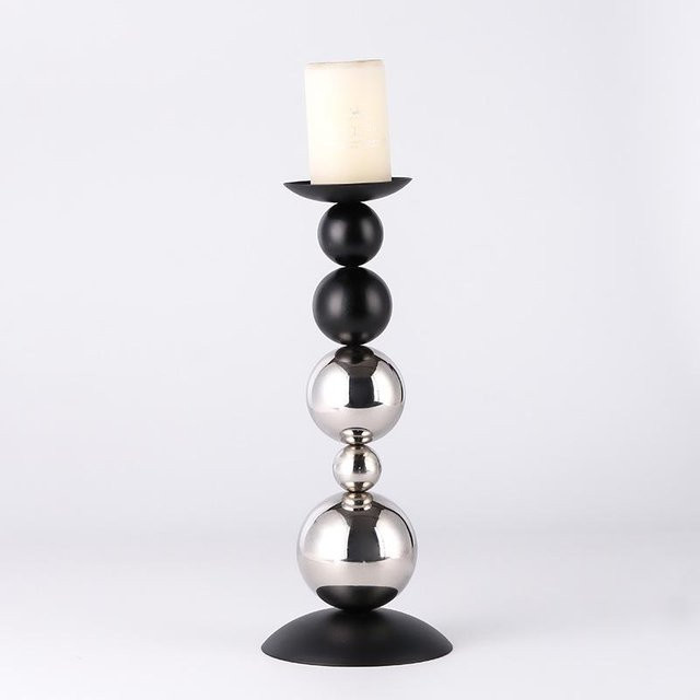 Designer Aromatherapie-Kerzenhalter aus Massivholz mit Metallkugeln in Schwarz und Silber - Bild 1