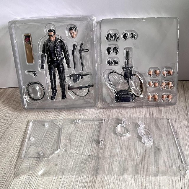 Mafex Terminator T-800, Actionfigur, ab 14 Jahren - Bild 1