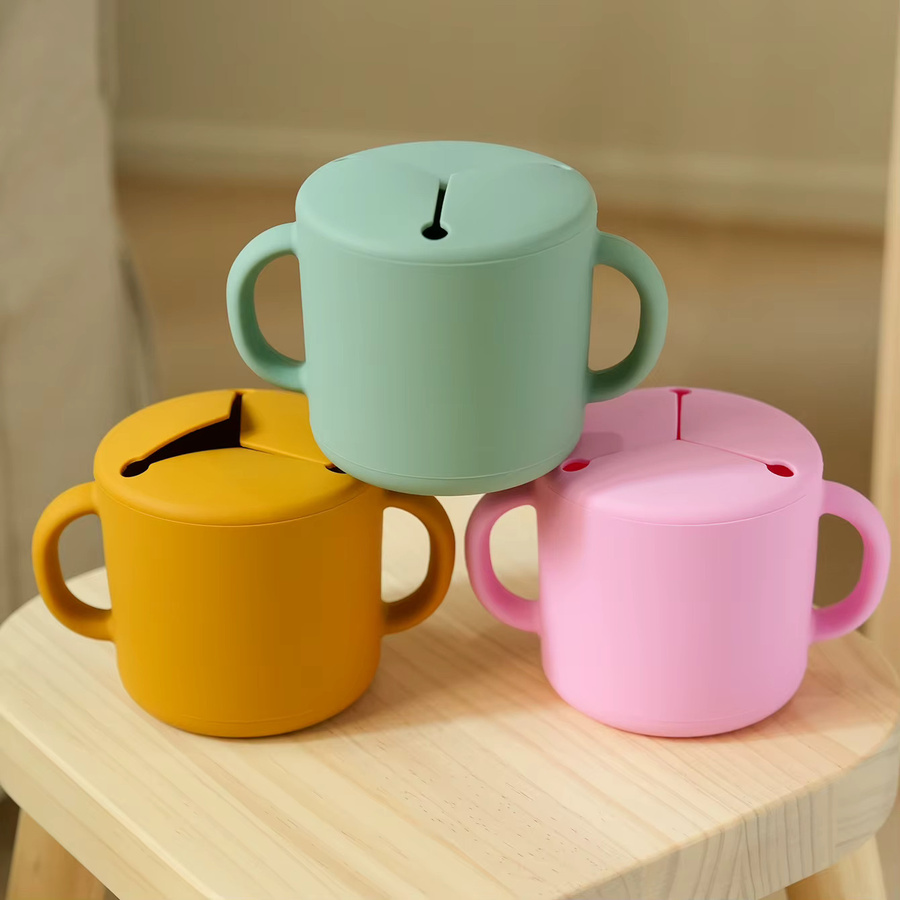 BPA-freie Baby Snack Tasse aus Silikon mit Doppelgriff in Mehrfarben - Bild 2