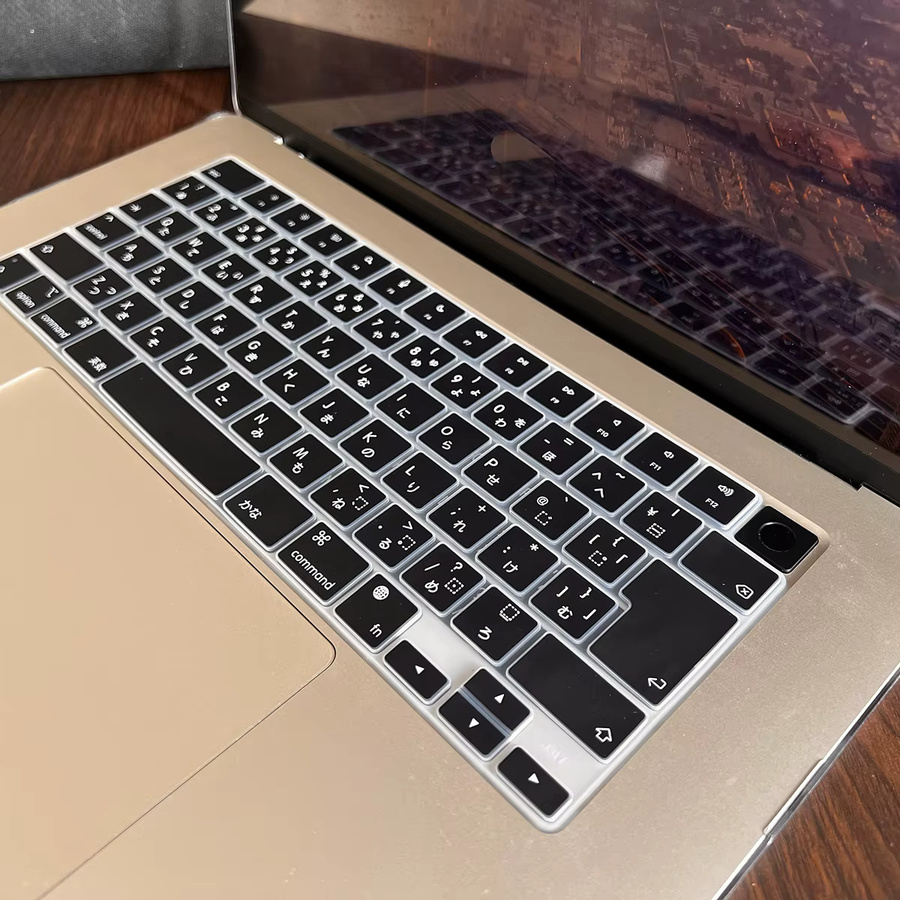 Apple Silikon Tastaturfolie in Schwarz mit japanischem Layout für MacBook Pro 14 und MacBook Air 13,6 Zoll - Bild 4