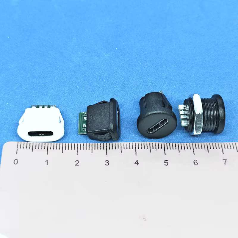 YuXi USB-C 6-Pin Panelmontage-Buchse Wasserdichter Typ-C Ladestecker für schnelles Laden und Stromversorgung in Schwarz oder Weiß - Bild 2