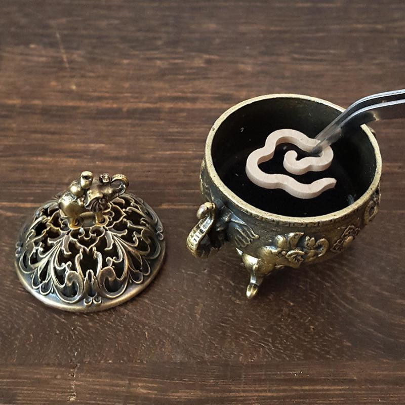 Cool Kids Elefant Glück Räuchergefäß aus Metall in Gold im Antikstil mit Lotus-Design und Griff für Yoga und Meditation - Bild 3