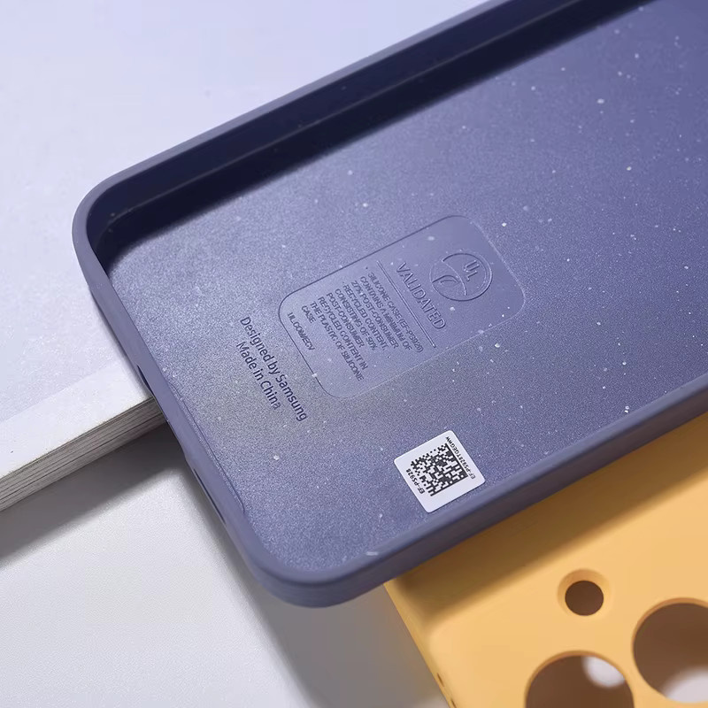 Flüssige Silikon Handyhülle für Samsung Galaxy S24, S24 Plus und S24 Ultra 5G in Weiß mit Soft-Touch-Oberfläche und vollem Schutz - Bild 2