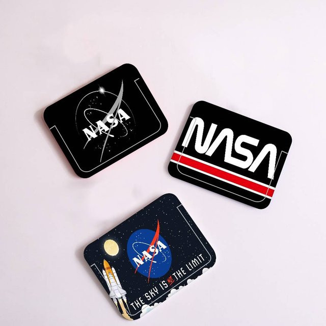 N-NASA-A Kartenhalter für Firmenmitarbeiter-Ausweise und ID-Karten aus Kunststoff in Schwarz - Bild 1