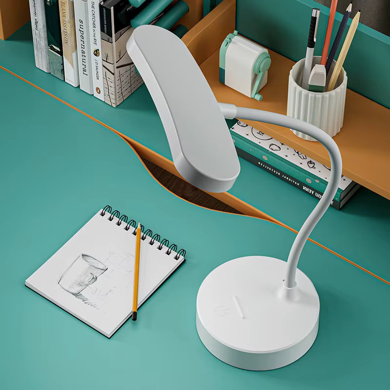Lyfs LED-Leselampe in Weiß: Dimmbares Nachtlicht mit Touch-Bedienung und wiederaufladbarem Akku für Schlafzimmer und zum Studieren - Bild 3