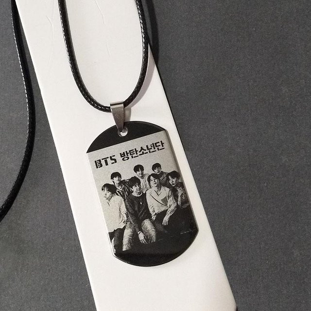 BTS Halskette, Lederseil-Anhänger, Schwarz-Weiß, Unisex - Bild 1