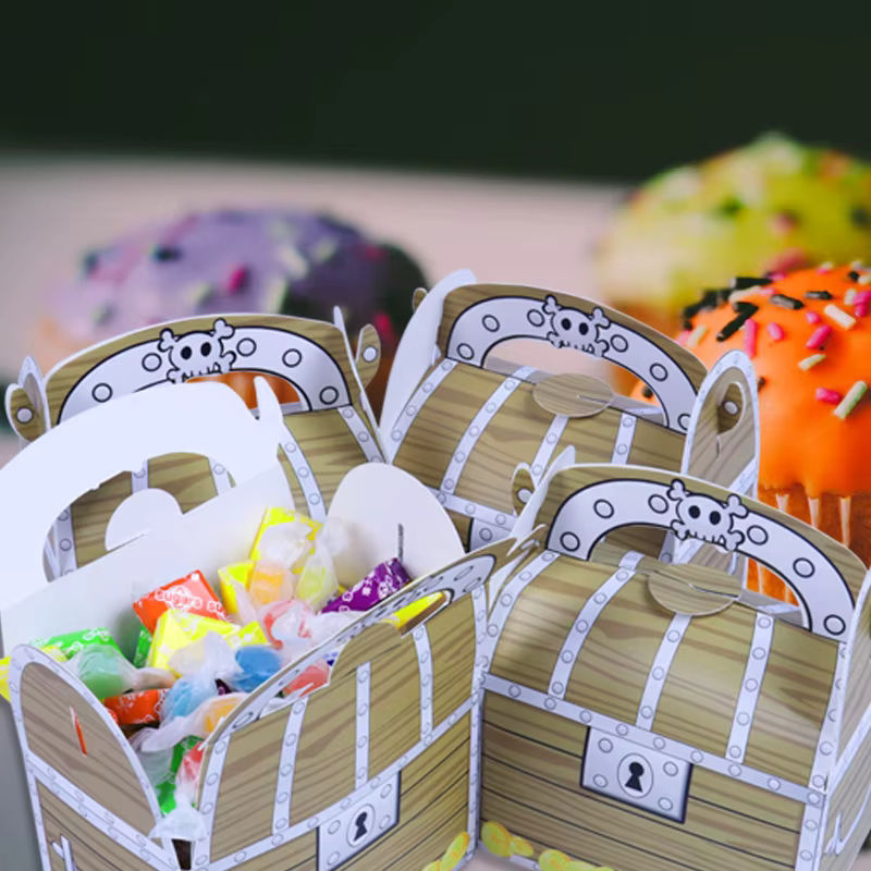 Joy-enlife Piraten Schatz Truhen aus Papier für Kinder, 6 Stück braune Candy Boxen für Geburtstag und Halloween, maritimes Design, rechteckig und stehend - Bild 4