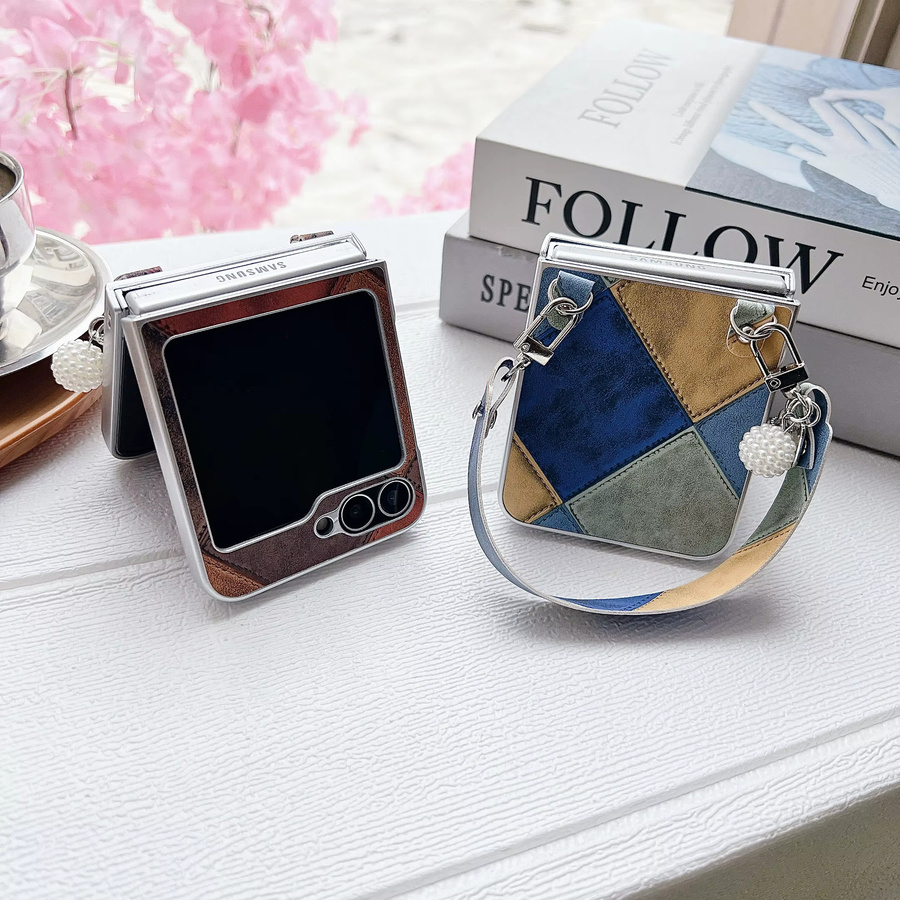 Luxus Retro Lederband Handyhülle für Samsung Galaxy Z Flip 4, Z Flip 5, Z Flip 6 und Z Flip 7 in White Multicolour, stoßfeste Abdeckung mit Handgelenkband - Bild 2