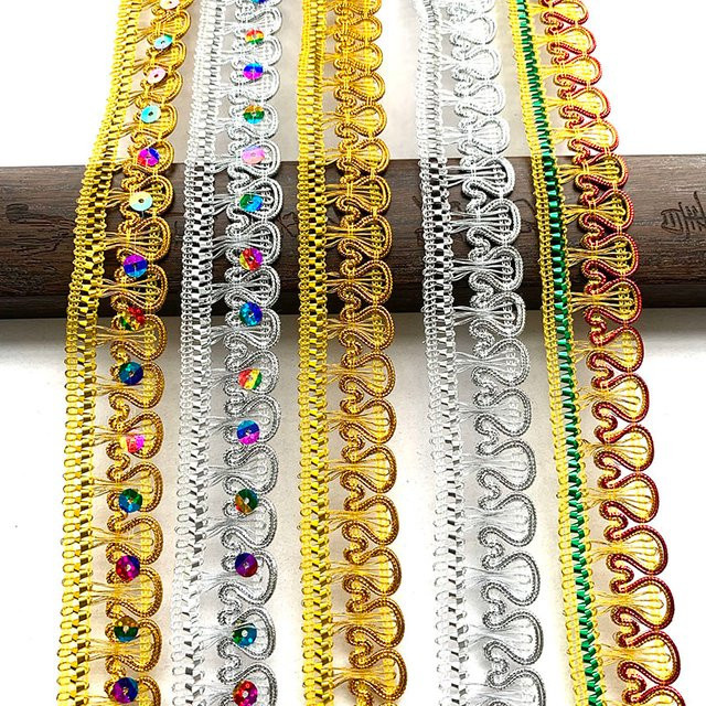 Glänzendes Spitzen-Paillettenband in Rot und Gold für DIY-Bastelarbeiten und Nähzubehör, Breite: 2,5 cm, Länge: 4 m - Bild 1