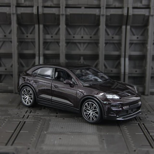 Bburago Macan Turbo, Automodell, 1:24, Metall, ab 14 Jahren - Bild 1