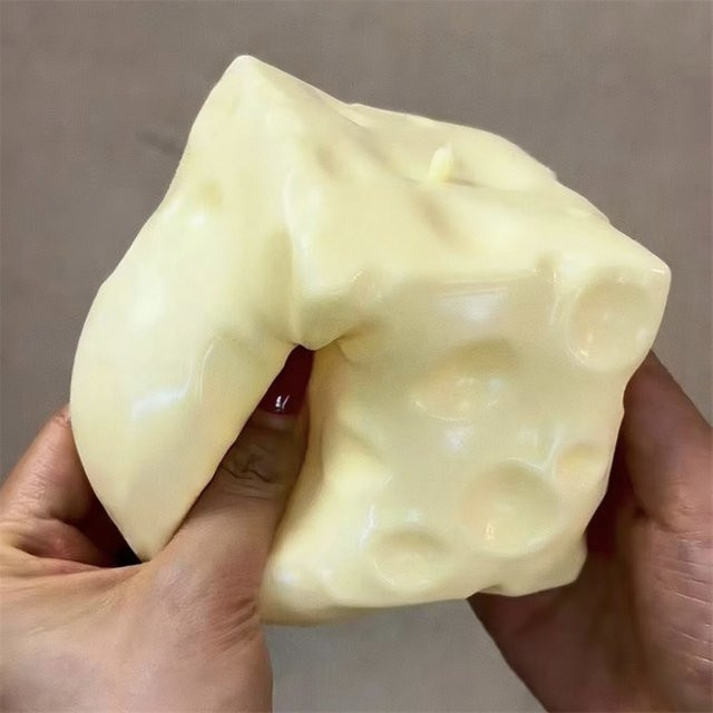 TT Jumbo Käse-Würfel Stressball, Großer Formbarer Käse-Squeeze-Ball - Bild 1
