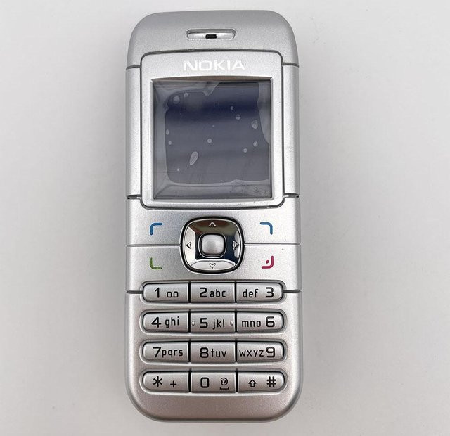 Generalüberholtes Nokia 6030 GSM Feature Phone Mobiltelefon mit Einzel-SIM in Silber - Bild 1