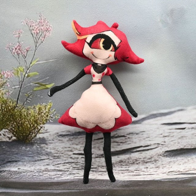 Yiran Health & Beauty Hazbin Hotel Vox Plüschtier Alastor Niffty Velvette Cosplay Puppe, 28cm, ab 14 Jahren - Bild 1