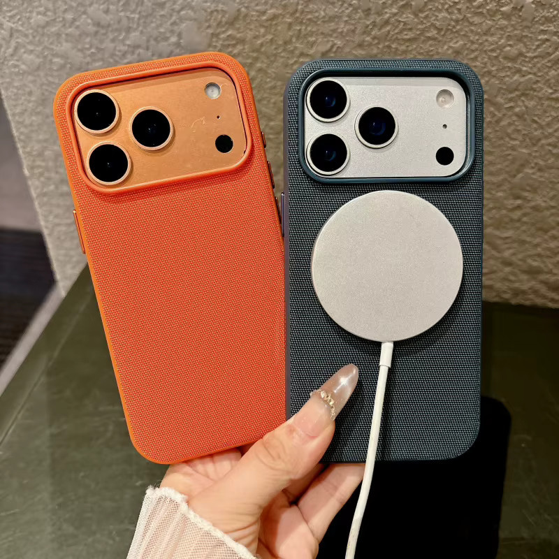 Sturzsichere Technologie-Stoffhülle mit magnetischer Saugfunktion und AI-Tastenanimation für iPhone 17 16 15 14 Plus 13 12 11 Pro Max in Braun - Bild 2