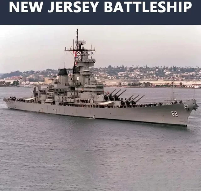 AT 99 MODEL Kriegsschiff US Navy Schlachtschiff, Modellbausatz, 1:350, ab 14 Jahren - Bild 1