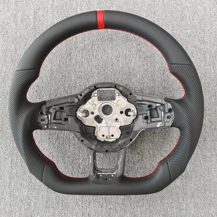 COIKA Lenkrad-Upgrade für Volkswagen Golf 7 und 7,5 GTI aus perforiertem Leder und Kohlefaser in Schwarz - Bild 2