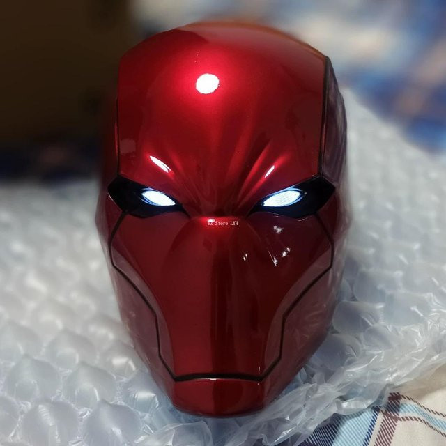 PRELEXT Roter Ritter Helden Cosplay Helm, mit leuchtenden Augen, ab 14 Jahren - Bild 1