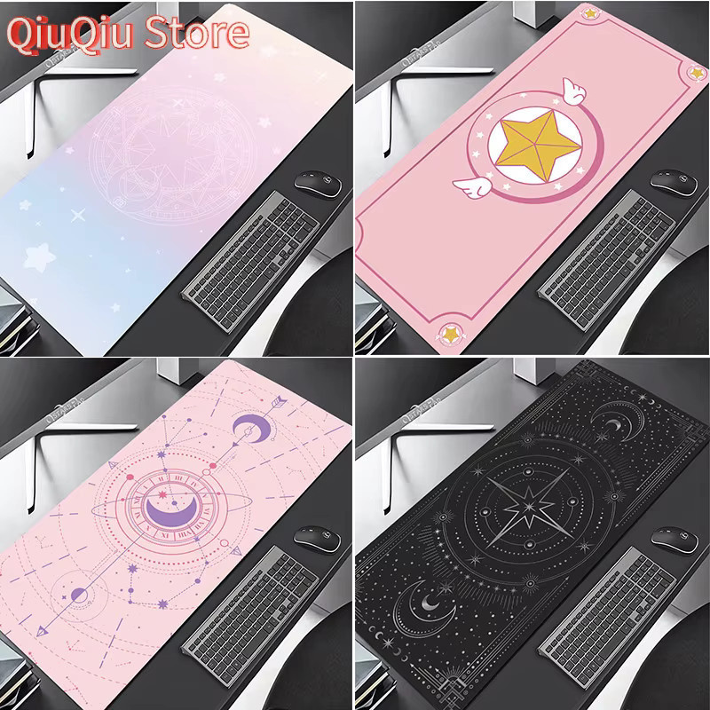 Bandai Cardcaptor Sakura Schreibtischunterlage Pink mit Kero und Zauberstab, Waschbare Anime Spielmatte aus Gummi, B/T: 90 x 40 cm - Bild 1