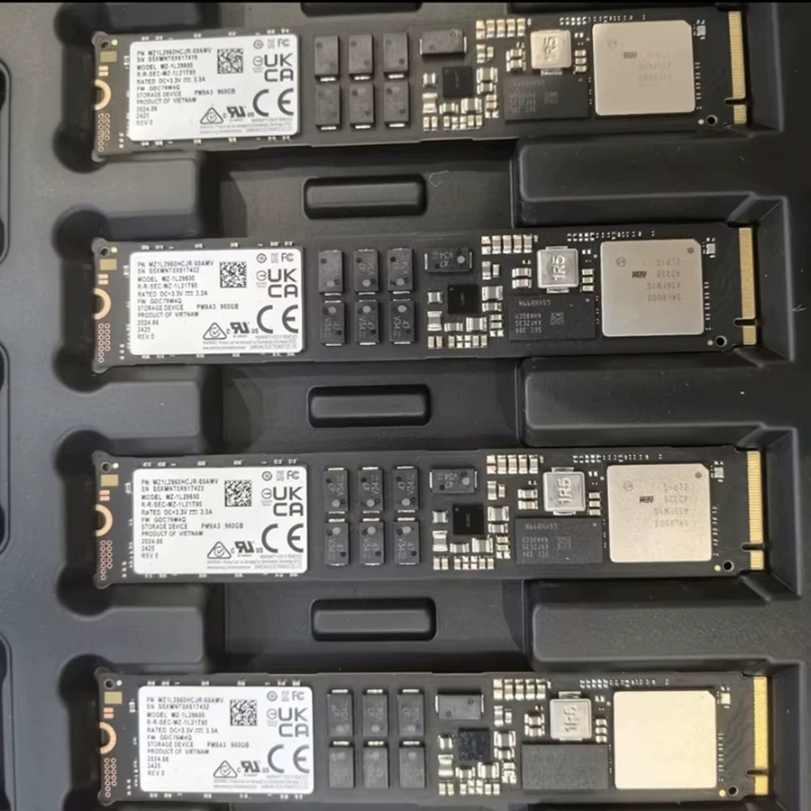 Samsung PM9A3 Enterprise SSD M.2 22110 PCIe 4.0 x4 960 GB Schwarz - Bild 3