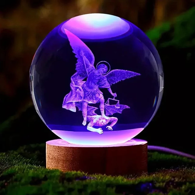 3D-Statue des Schutzengels St. Michael mit Dämonentöter-Kristallkugel als LED-Nachtlicht in Multicolour für den Tisch - Bild 1