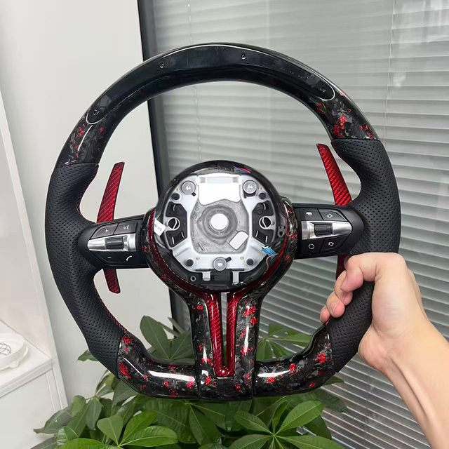 MAXEAGLE Rotes geschmiedetes Carbonfaser-LED-Lenkrad für BMW M3 F30 F15 F16 F20 F21 F25 F26 M5 F10 F11 F06 F07 F12 F01 E70 E90 - Bild 1