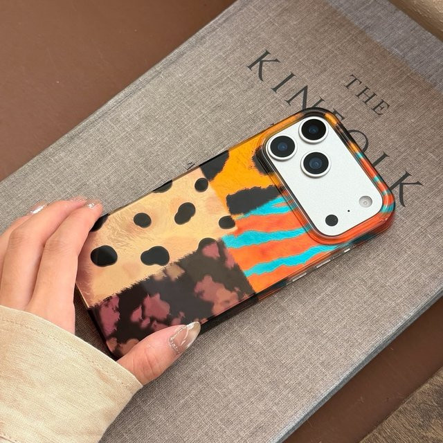 Braune Silikon-Handyhülle mit Leopardenmuster für Apple iPhone 17 Air, 16, 15, 14 und 13 Pro / Pro Max - Bild 1