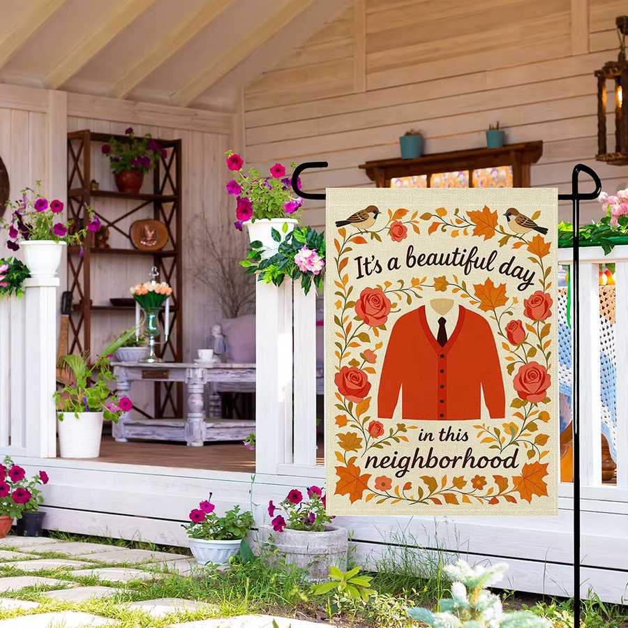 Gartenflagge RoarGosh mit Aufschrift Have a Wonderful Day in herbstlichem Design mit orangefarbener Strickjacke und Blumen - Bild 2
