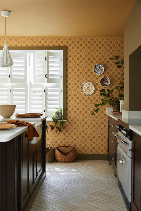 Little Greene Tapete Ditsy Block Bombolone in Braun mit floralem Vintage-Design und botanischem Muster aus Vlies - Bild 1