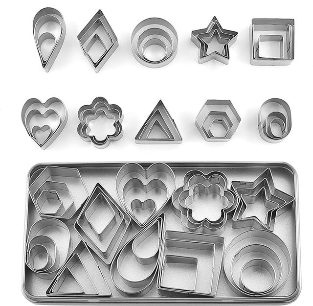 30 Stück Edelstahl Ausstechformen Set von Shoemst in Silber für Keks, Kuchen und Schokolade - Bild 1