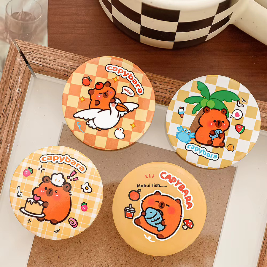 Capybara Anstecknadeln in Multicolour als Tierabzeichen mit Sicherheitsverschluss zur Dekoration von Schultaschen - Bild 3