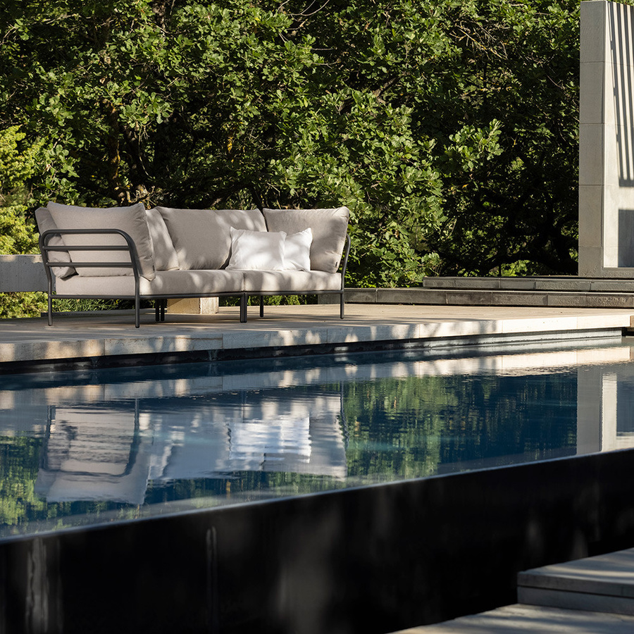Houe LEVEL 2 Cozy Ecke Gartenmöbel links mit Kissen, Farbe: Dunkelgrau, Gestell: Muted White - Bild 1