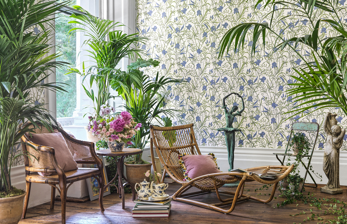 Cole & Son Tapete Iris Blue on Stone mit floralem Naturdesign als Vlies-Tapete - Bild 1