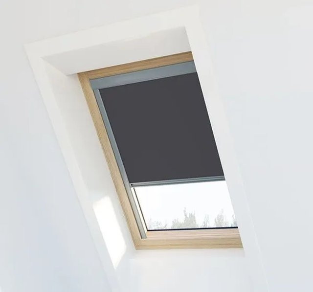 Avosdim Verdunkelungsrollo für Velux SK08 in Anthrazitgrau mit Wärmeschutzfunktion - Bild 1