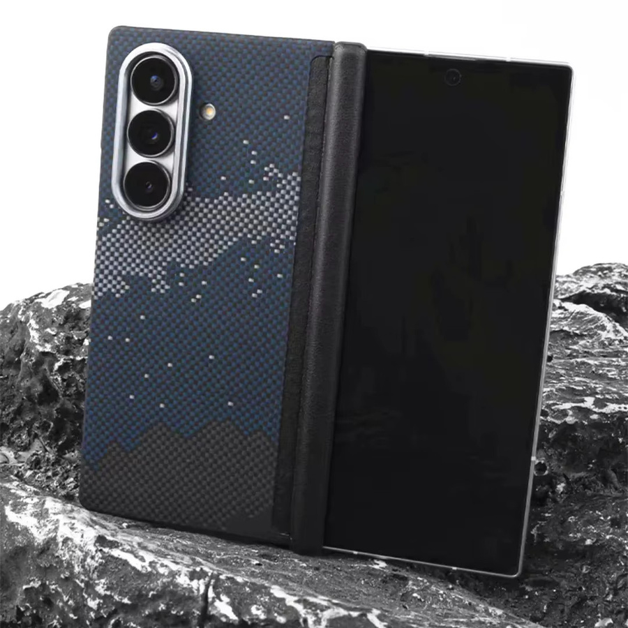 Aramid Carbon Faser Schutzhülle mit MagSafe für Samsung Galaxy Z Fold7 in Milchstraße Moonrise Design mit Scharnier-Schutz - Bild 1