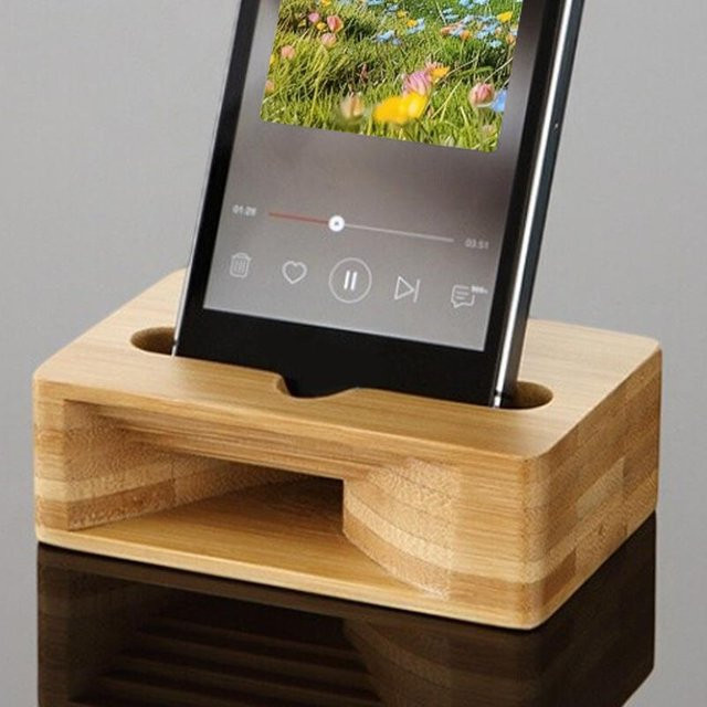 Holz Handy Ständer mit Sound Verstärker in Braun - Bild 1
