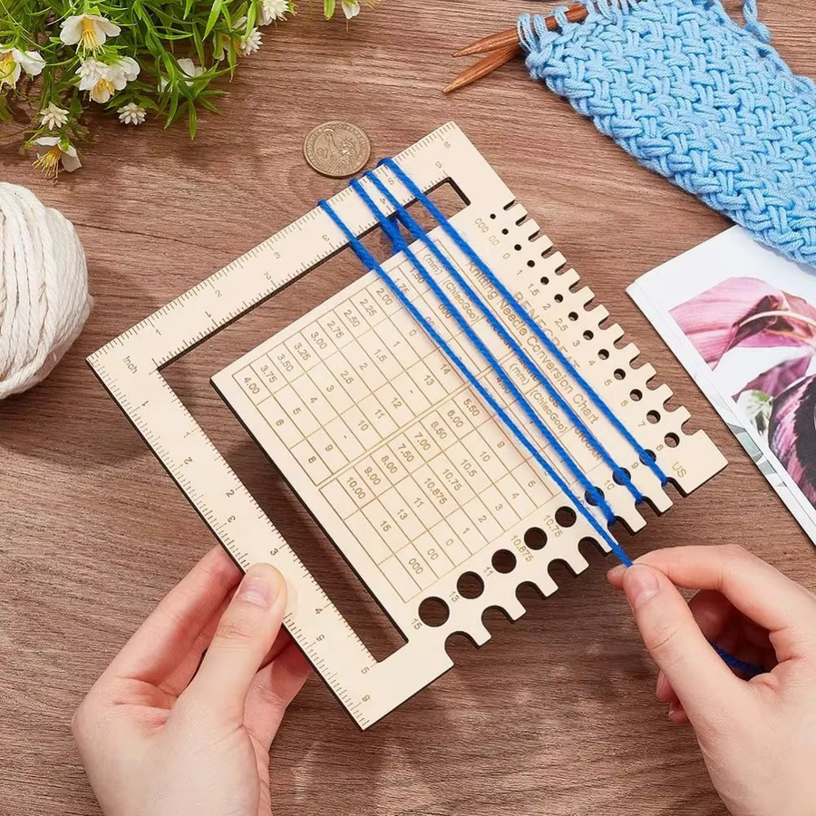 Doppelseitiges Umrüstabellen-Lineal aus Holz für Stricknadeln und Garnwickel-Führungsbrett als Strickwerkzeug - Bild 2