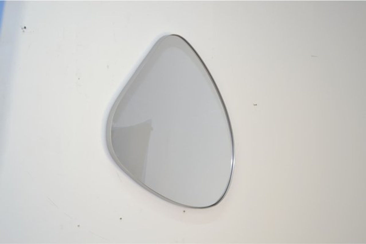 Möbel direkt Wandspiegel in modernem Design mit unregelmäßiger Form aus Metall und Glas in Gold oder Silber - Bild 1