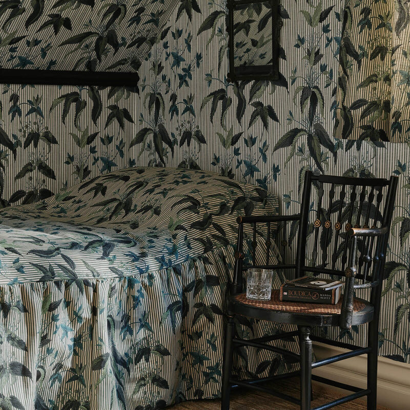 House of Hackney Tapete Urtica Myrtle Stripe Botanisches Streifendesign aus Vlies - Bild 3