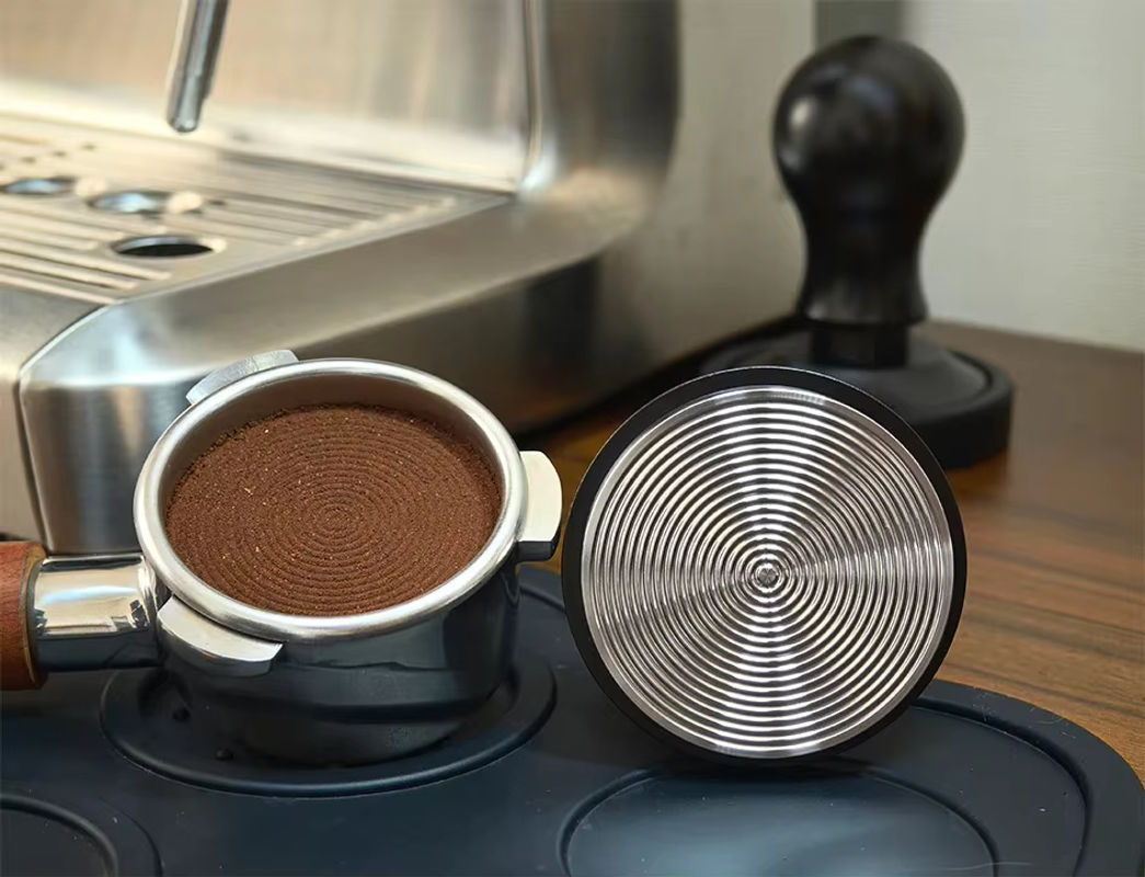 PERFFEE Espresso-Tamper mit Wellenboden und Tiefenindikation aus Edelstahl, Durchmesser: 54 mm - Bild 5