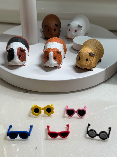 Banpresto Meerschweinchen mit Sonnenbrille Blind Box Anime Action Figur Multicolor Desktop Dekoration - Bild 1