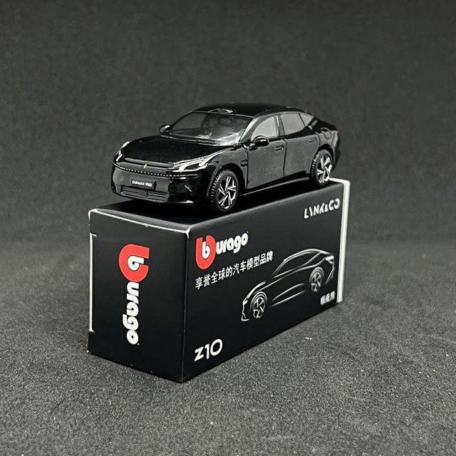 Bburago Lynk&Co Z10 Coupe, Sportwagen Modell, 1:64, Metall, ab 18 Jahren - Bild 1