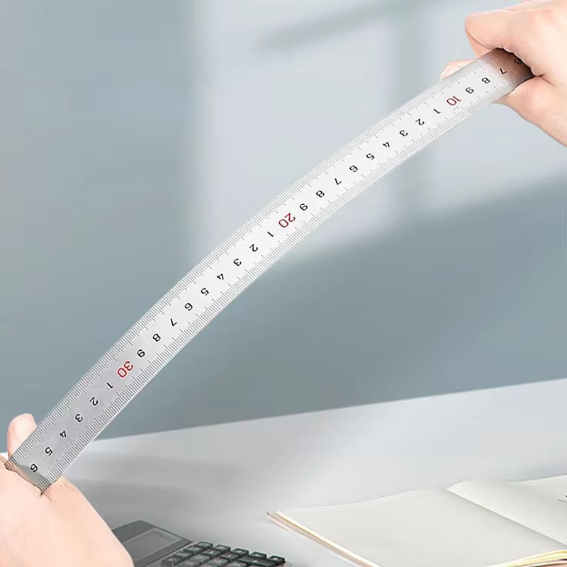 Deli Multifunktionales Edelstahl-Lineal in Silber für die Holzbearbeitung - Bild 3