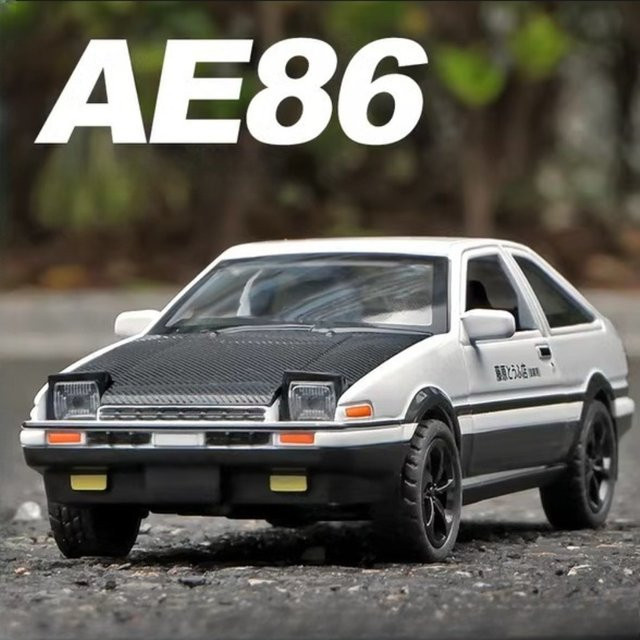 MAKEDA AE86 Klassische Film Auto Modell, 1:36, Metall, mit Licht und Sound - Bild 1