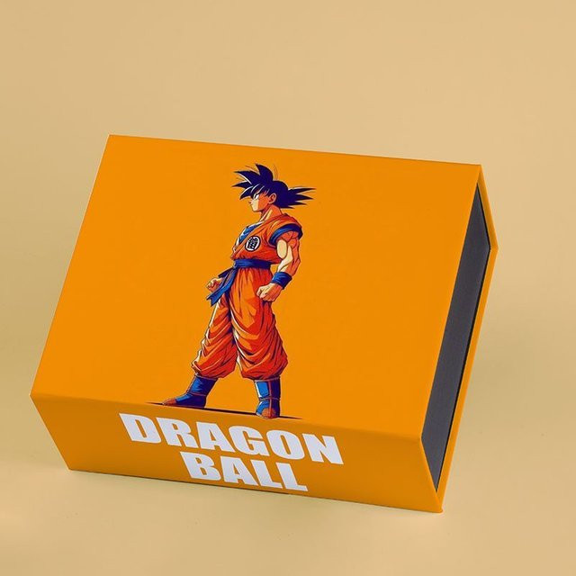 Bandai Dragon Ball Geschenkbox Son Goku Motiv in Orange aus Papier für kreative DIY Geschenke - Bild 1