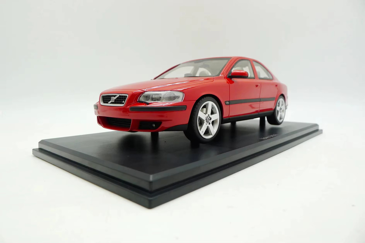 DNA Collectibles Volvo S60 R2004, Harzmodellauto, 1:18, Rot - Bild 2