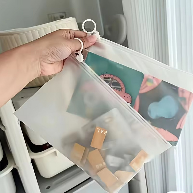 Frosted Zipper Tasche aus Kunststoff mit Zugring für Unterwäsche, Bademode und Kosmetik, Transparent, Breite: 23,0 cm, Tiefe: 14,0 cm, Höhe: 10,0 cm - Bild 1