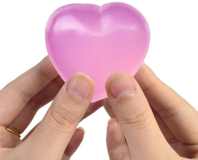 Yiran bag Farbwechselndes Herz-Quetschspielzeug Anti-Stress Entlüftungsball - Bild 1