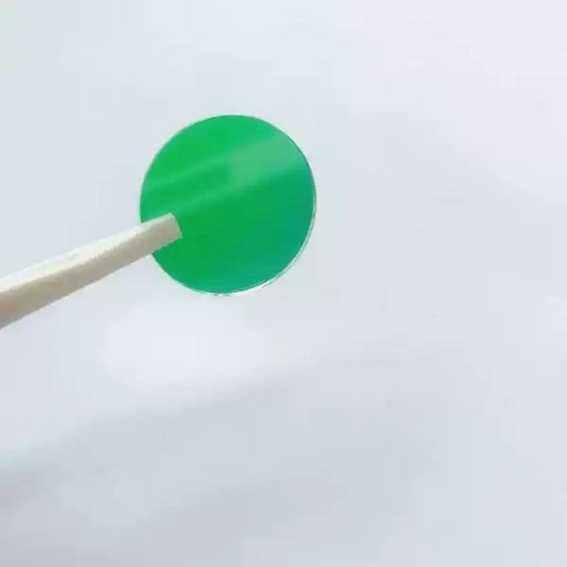 NYBOOCRA 525nm Grünlicht-Schmalbandfilter Hochdurchlässiger Bandpassfilter Optischer Glasfilter für Fluoreszenzmikroskopie in Grün - Bild 1