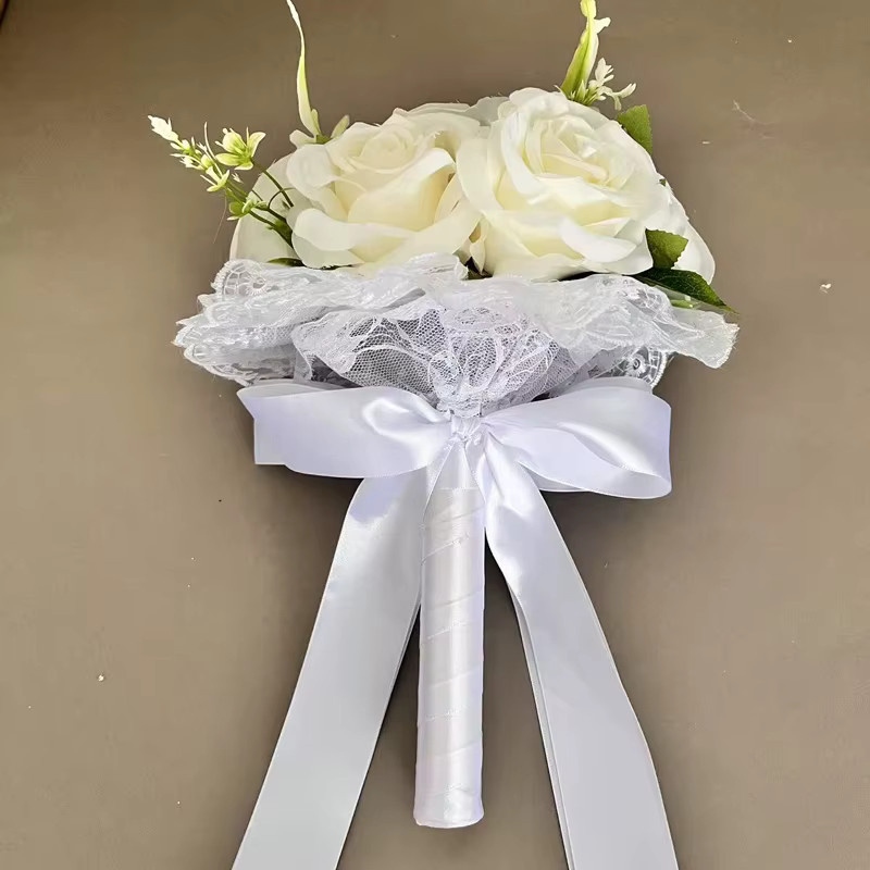 Künstlicher Brautstrauß in Herzform mit weißen Rosen von TRUE LOVE GIFT aus Textil - Bild 2
